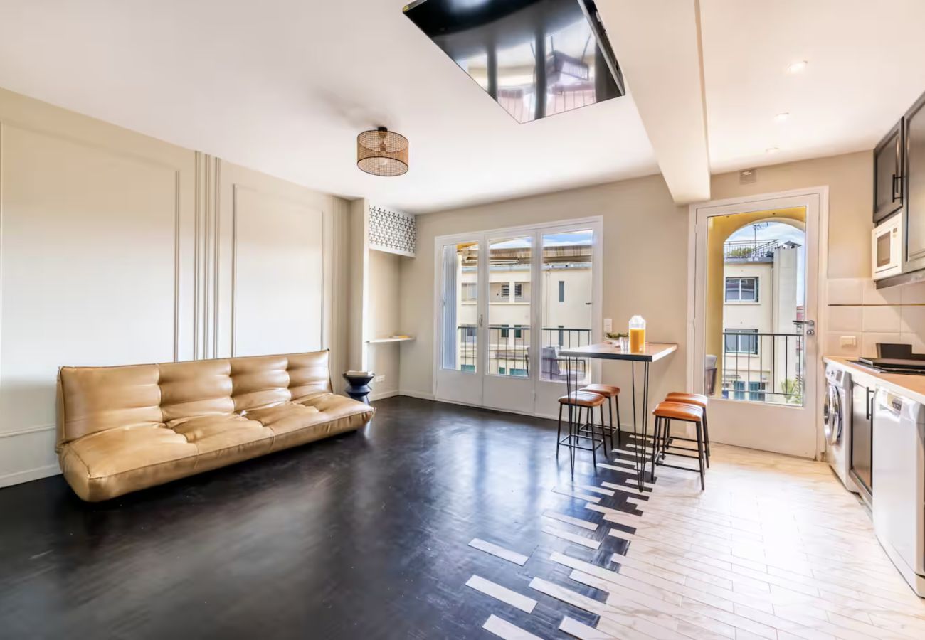 Appartement à Cannes - 16329012	LIONS Loft Forville Market Old Port Beach