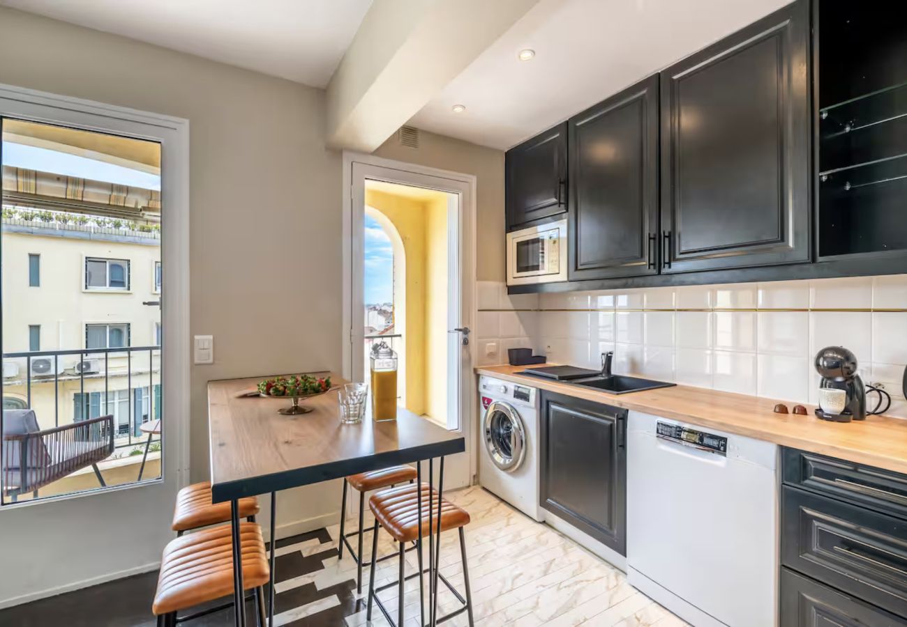 Appartement à Cannes - 16329012	LIONS Loft Forville Market Old Port Beach
