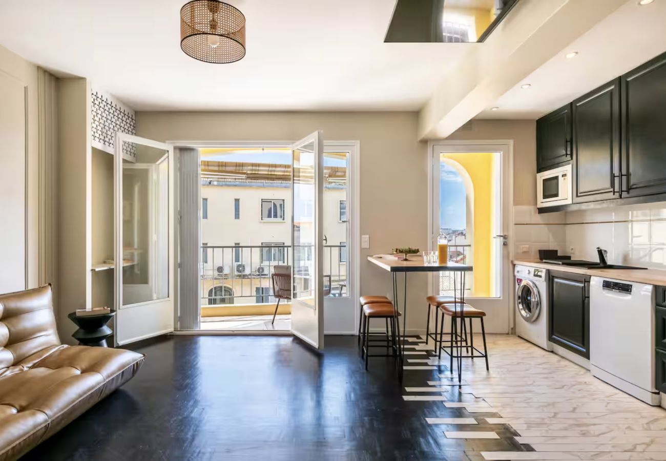 Appartement à Cannes - 16329012	LIONS Loft Forville Market Old Port Beach