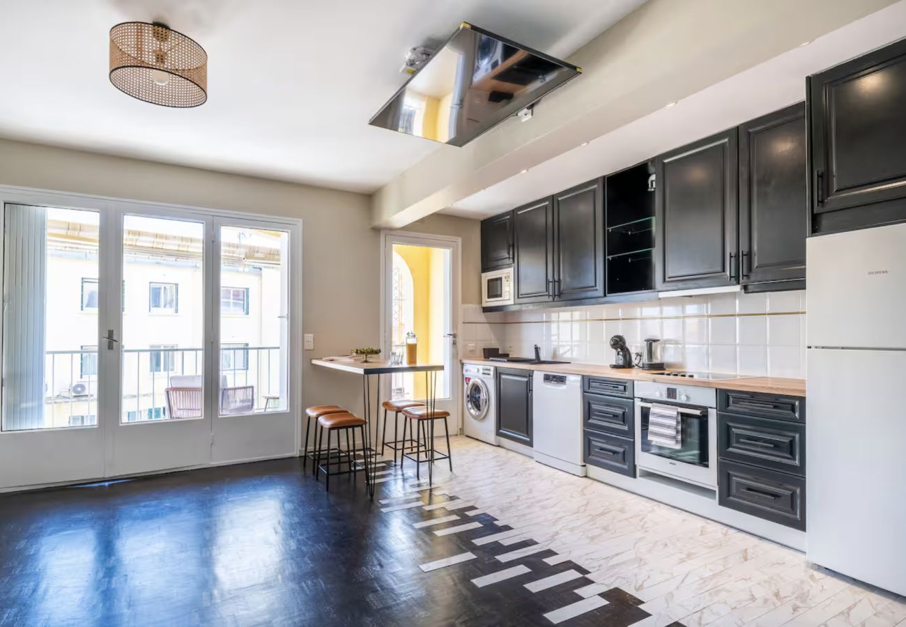 Appartement à Cannes - 16329012	LIONS Loft Forville Market Old Port Beach