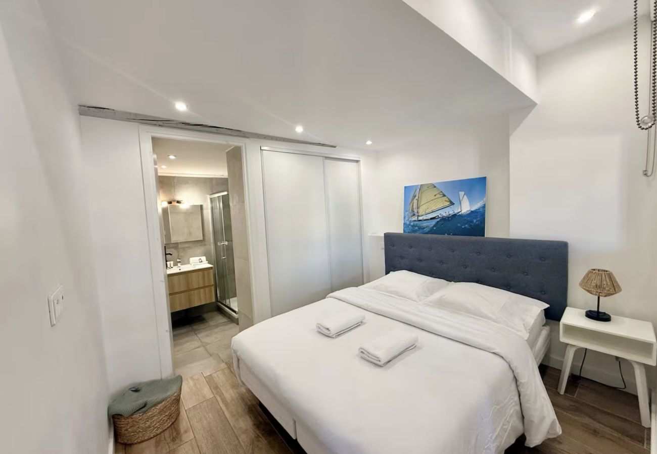 Appartement à Cannes - 16656529	SPECIAL LIONS Beautiful apartment in Suqu