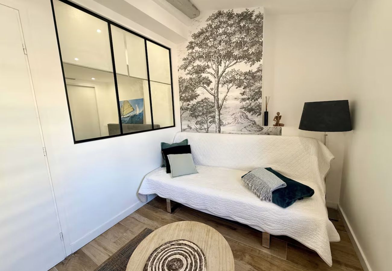 Appartement à Cannes - 16656529	SPECIAL LIONS Beautiful apartment in Suqu