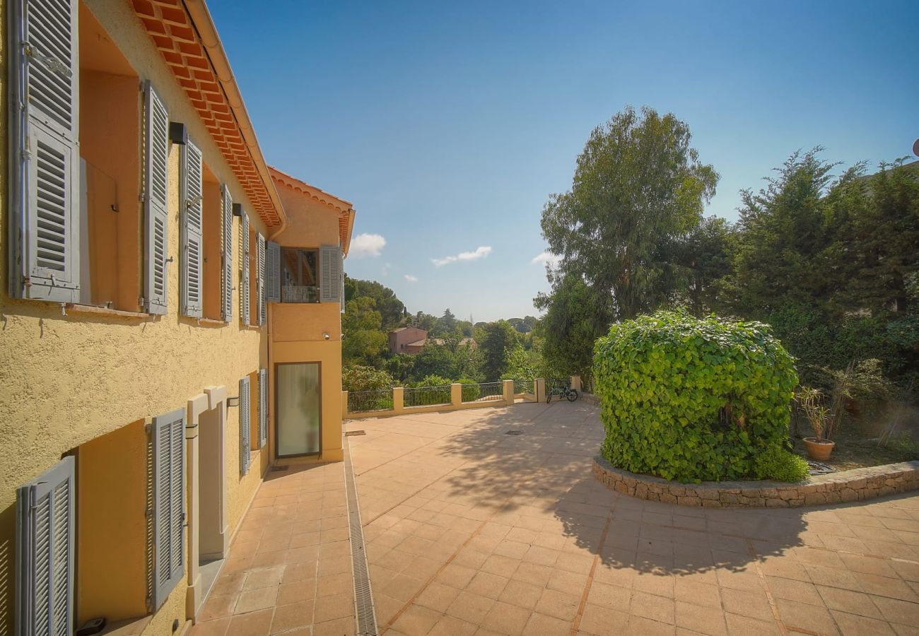 Villa à Cannes - FRGK Villa Mathis Cannes - Luxury, Sea View & Pool