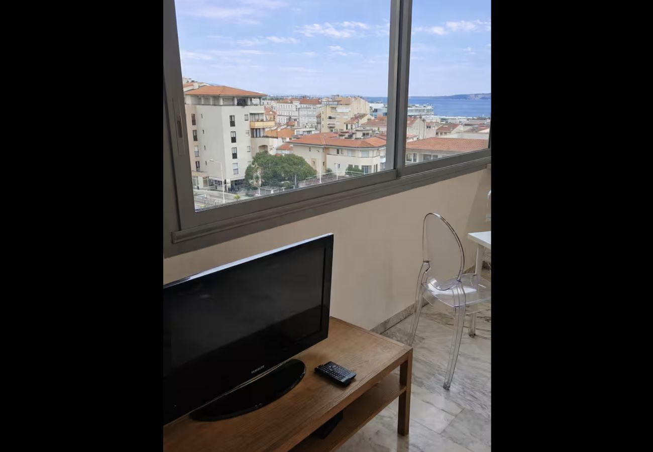Appartement à Cannes - 16672352	LIONS 1BDR LOUIS BLANC elegance and light