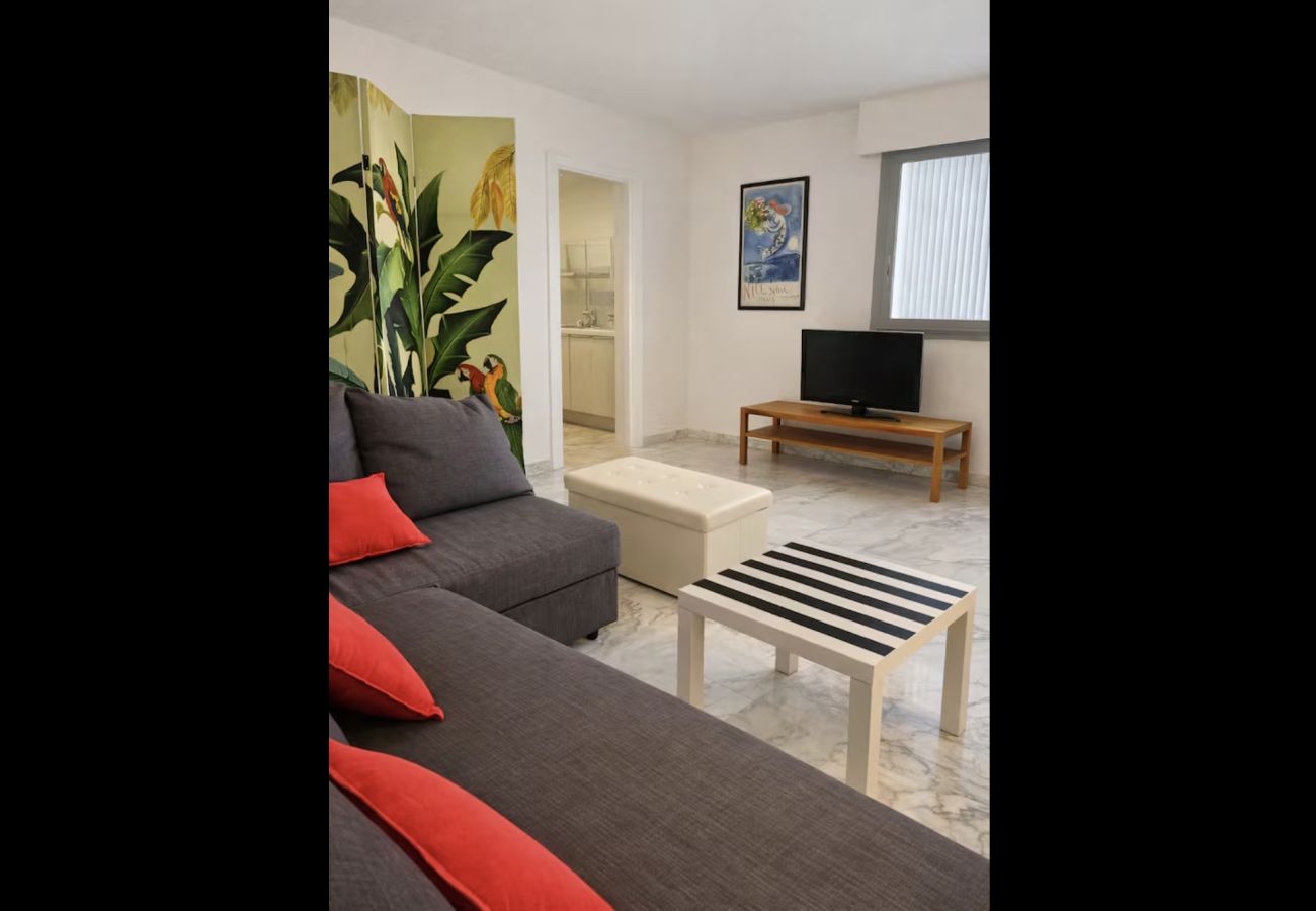 Appartement à Cannes - 16672352	LIONS 1BDR LOUIS BLANC elegance and light