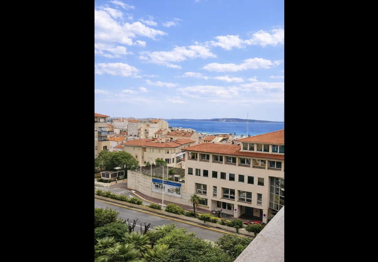Appartement à Cannes - 16672352	LIONS 1BDR LOUIS BLANC elegance and light