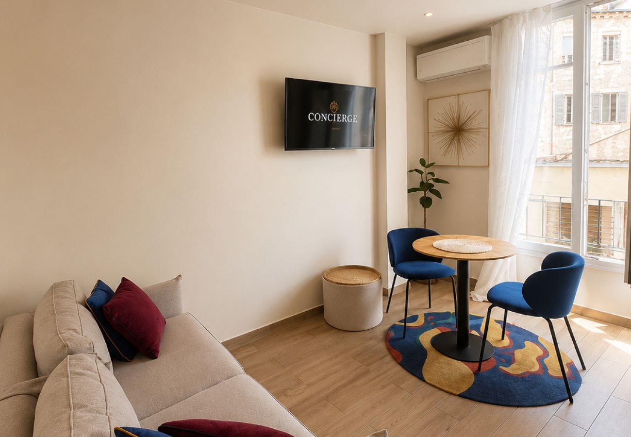 Appartement à Cannes - 16672911	LIONS PALAIS Hoche Cannes center  