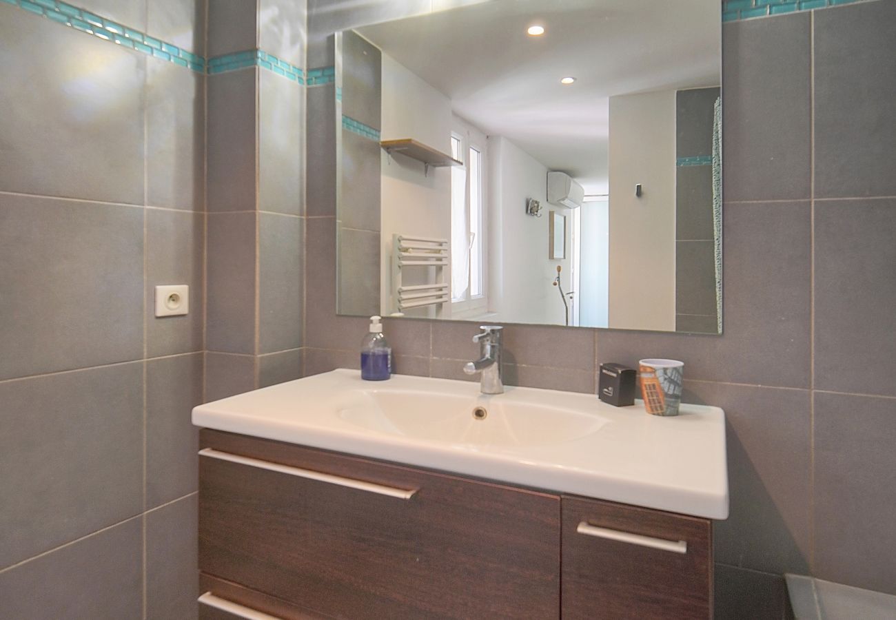 Appartement à Cannes - FRGK - DUPLEX SUQUET VUE PORT ET PALAIS - 2BR