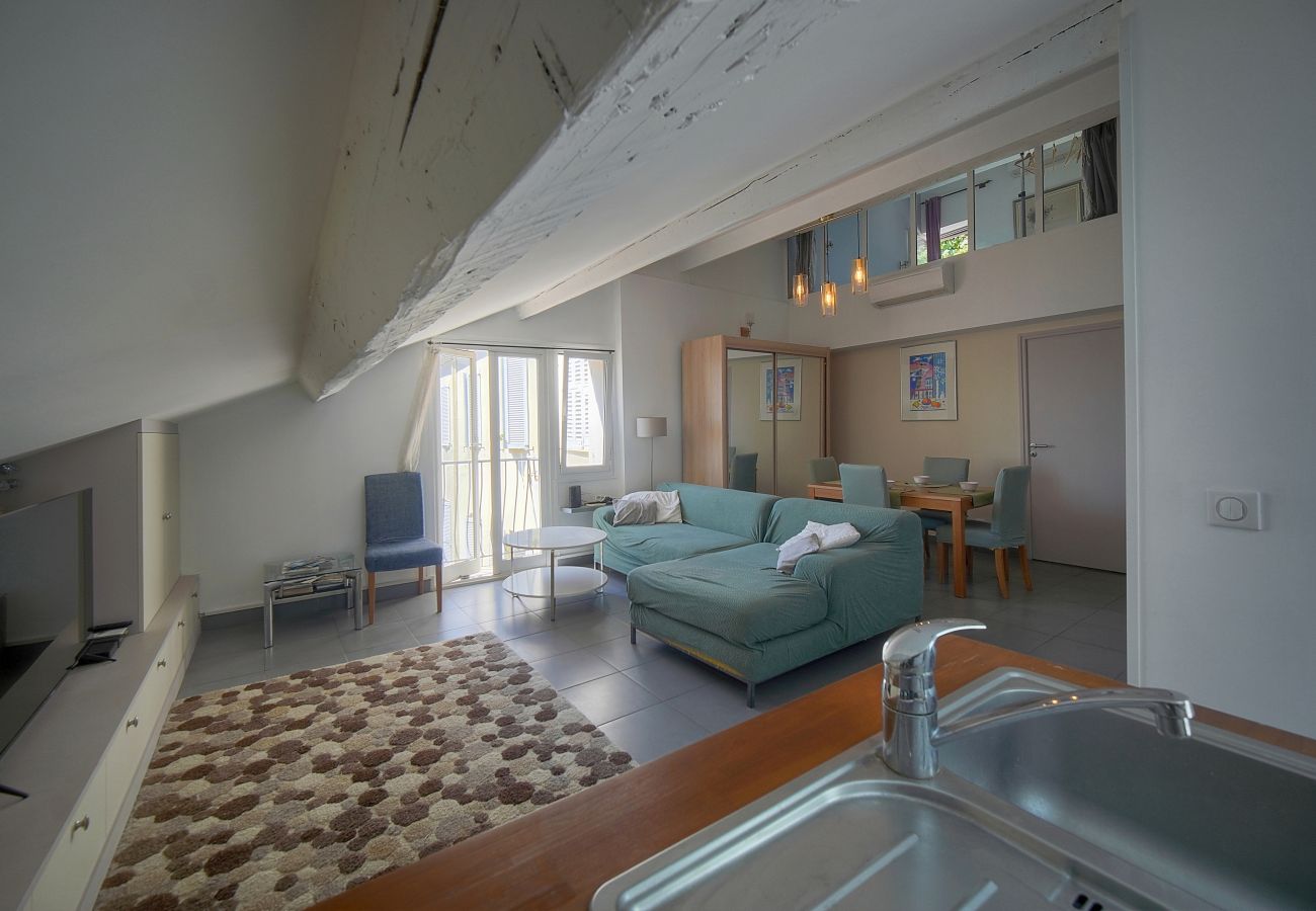 Appartement à Cannes - FRGK - DUPLEX SUQUET VUE PORT ET PALAIS - 2BR