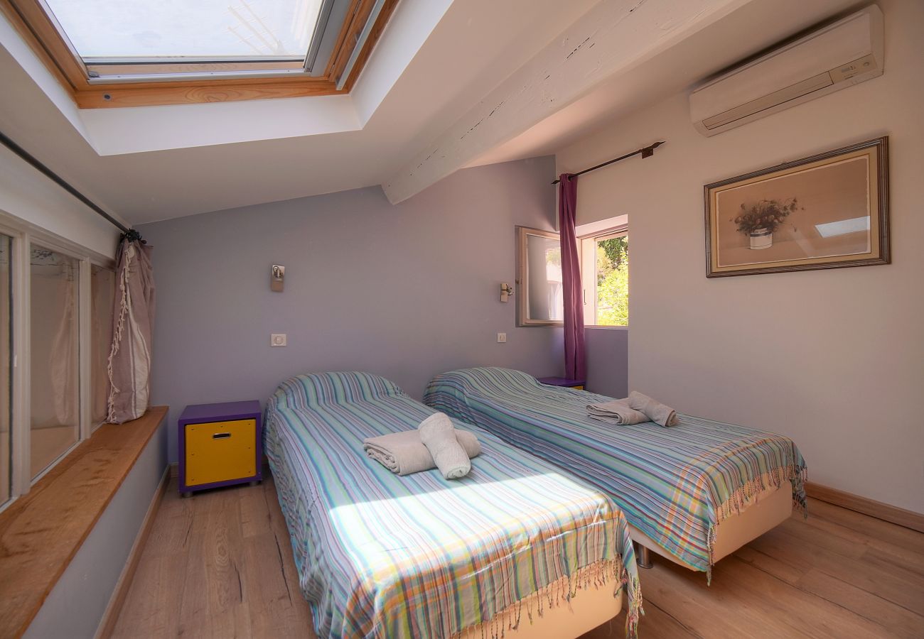 Appartement à Cannes - FRGK - DUPLEX SUQUET VUE PORT ET PALAIS - 2BR