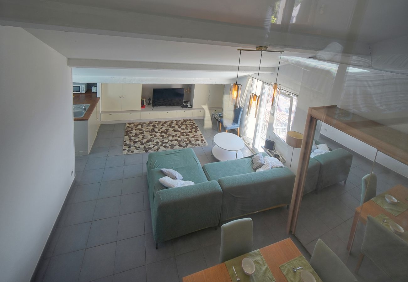 Appartement à Cannes - FRGK - DUPLEX SUQUET VUE PORT ET PALAIS - 2BR