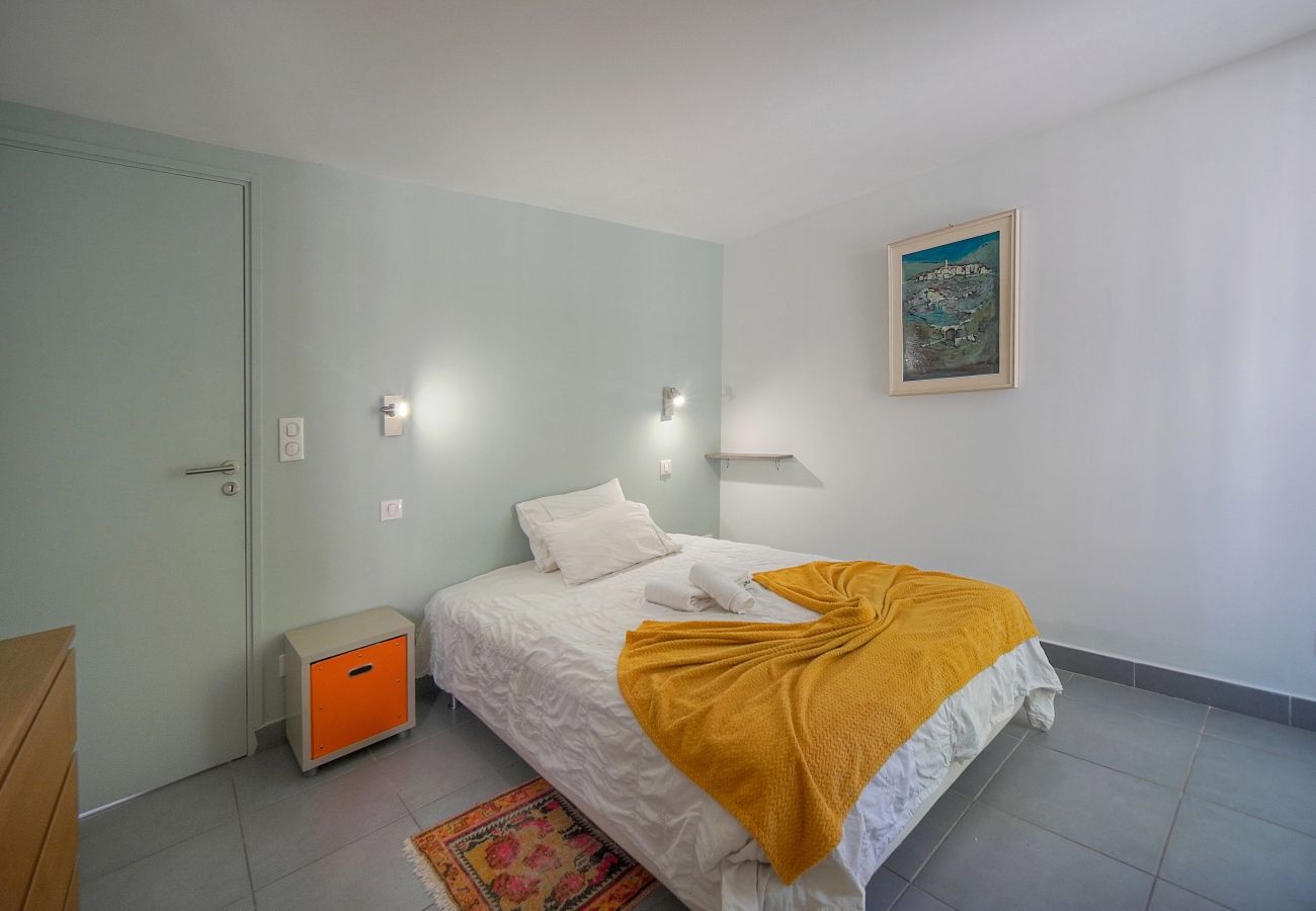 Appartement à Cannes - FRGK - DUPLEX SUQUET VUE PORT ET PALAIS - 2BR