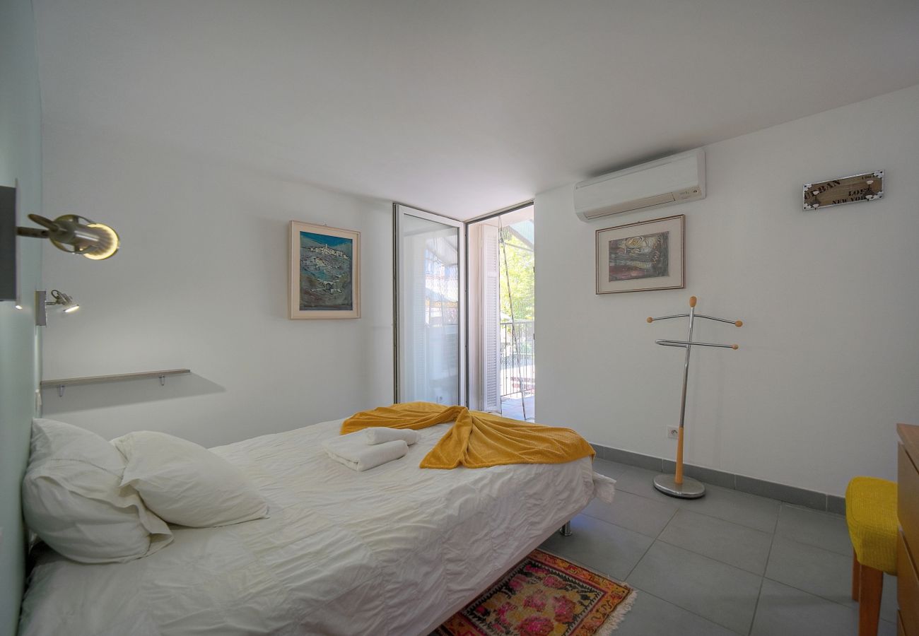 Appartement à Cannes - FRGK - DUPLEX SUQUET VUE PORT ET PALAIS - 2BR