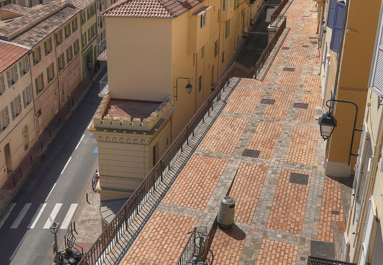 Appartement à Cannes - FRGK - DUPLEX SUQUET VUE PORT ET PALAIS - 2BR