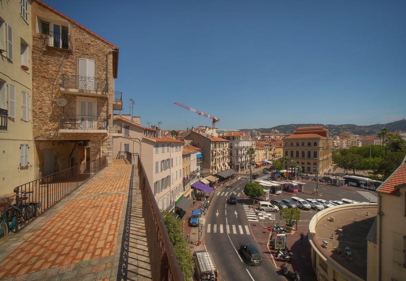 Appartement à Cannes - FRGK - DUPLEX SUQUET VUE PORT ET PALAIS - 2BR