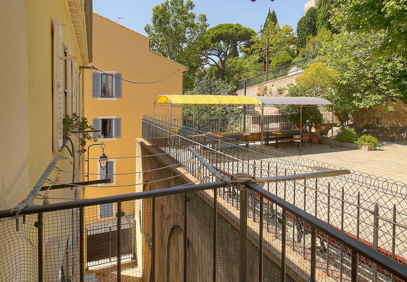 Appartement à Cannes - FRGK - DUPLEX SUQUET VUE PORT ET PALAIS - 2BR